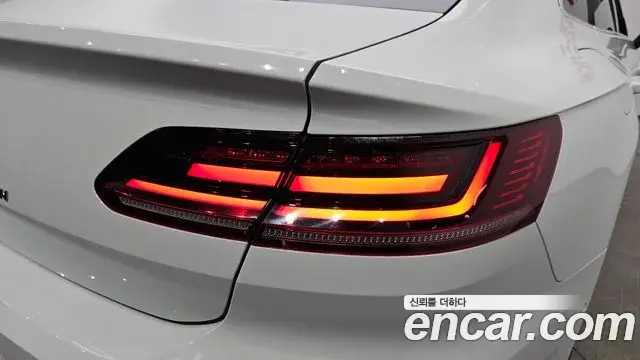 Volkswagen Arteon 2019 — Şəkil 8/33