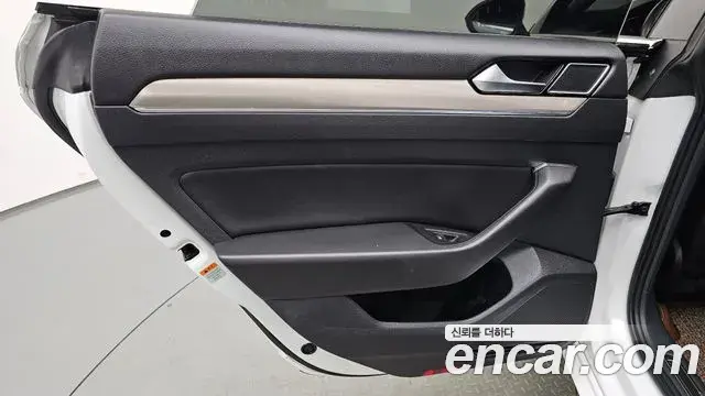 Volkswagen Arteon 2019 — Şəkil 17/33