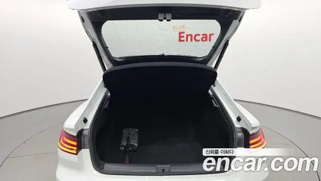 Volkswagen Arteon 2019 — Şəkil 18/33