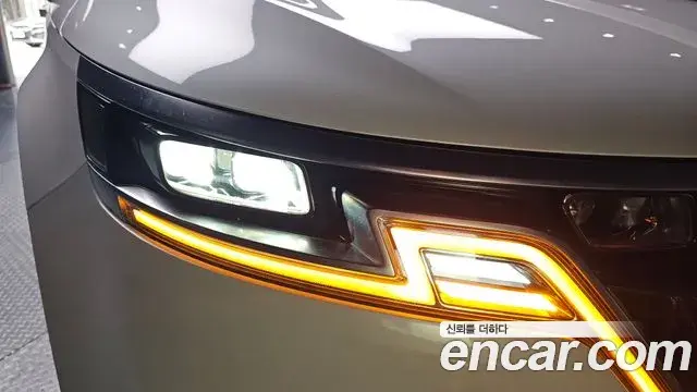 Kia Carnival 2021 — Şəkil 28/30
