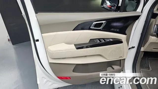 Kia Carnival 2021 — Şəkil 10/30