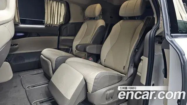 Kia Carnival 2021 — Şəkil 22/30