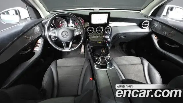Mercedes-Benz GLC-Class 2019 — ფოტო 26/32