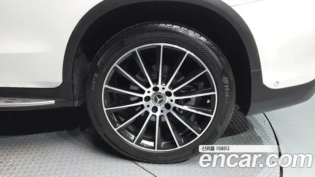 Mercedes-Benz GLC-Class 2019 — ფოტო 30/32