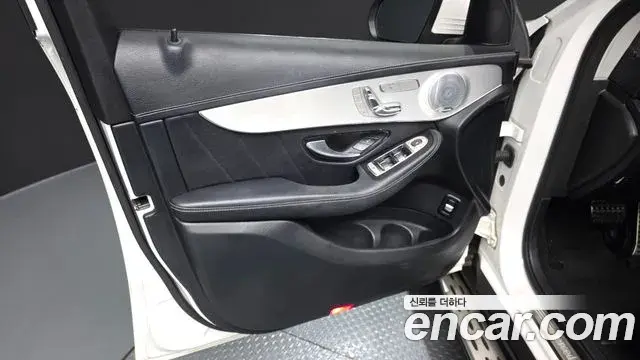 Mercedes-Benz GLC-Class 2019 — ფოტო 25/32