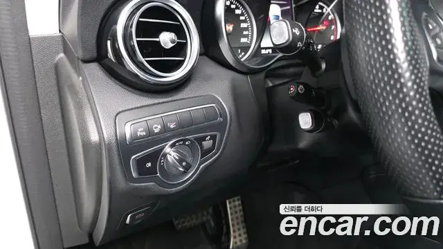 Mercedes-Benz GLC-Class 2019 — ფოტო 11/32