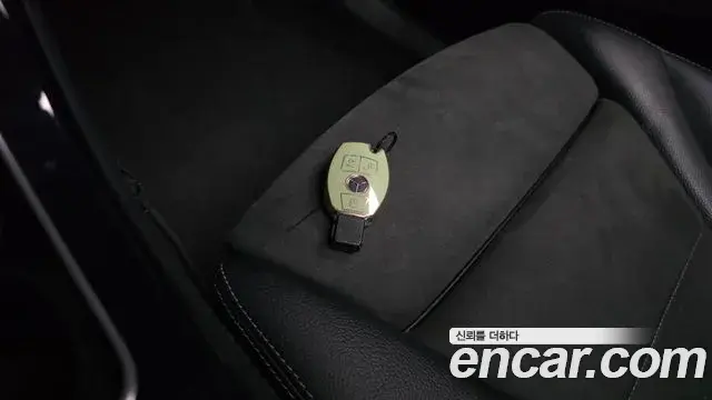Mercedes-Benz GLC-Class 2019 — ფოტო 24/32