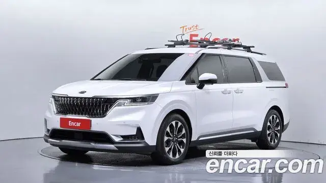 Kia Carnival 2021 — Фото 1/20