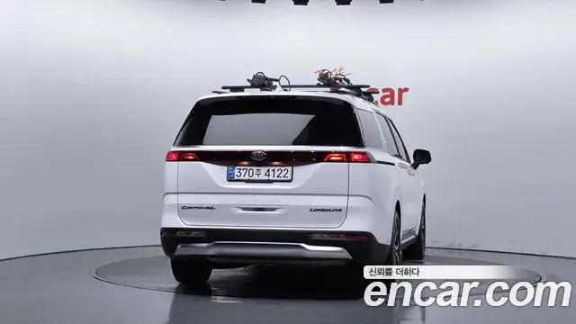 Kia Carnival 2021 — Фото 4/20