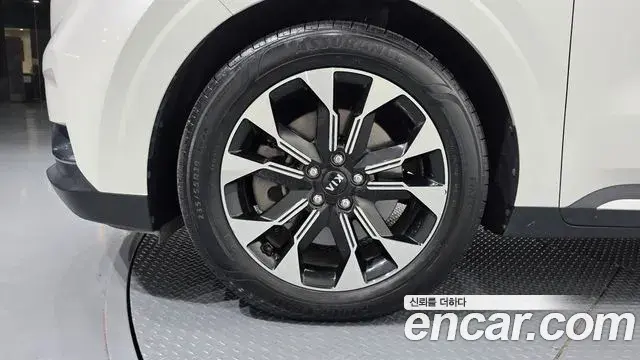 Kia Carnival 2021 — Фото 5/20