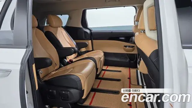 Kia Carnival 2021 — Фото 11/20