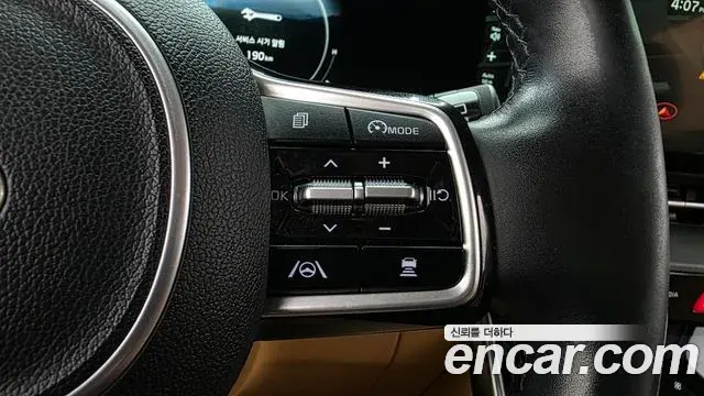 Kia Carnival 2021 — Фото 17/20