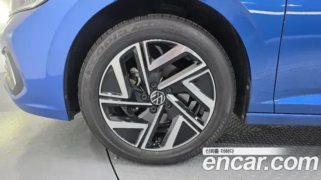Volkswagen Jetta 2023 — Photo 3/34