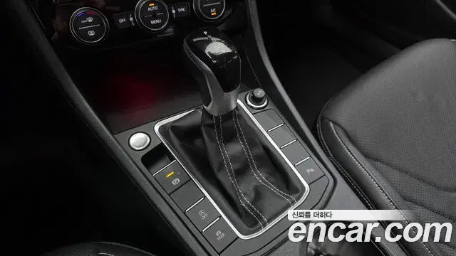 Volkswagen Jetta 2023 — Photo 23/34