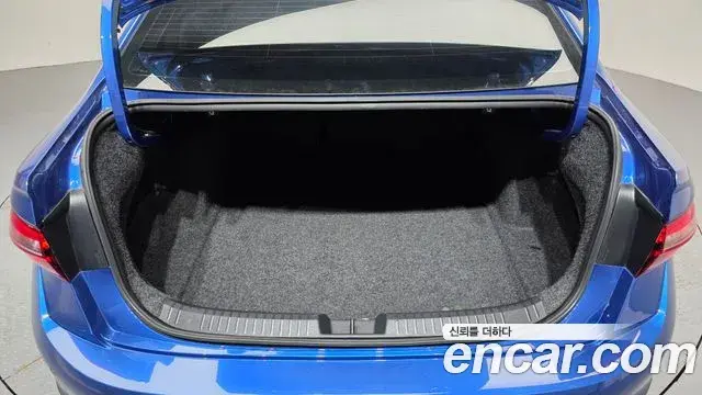 Volkswagen Jetta 2023 — Photo 5/34