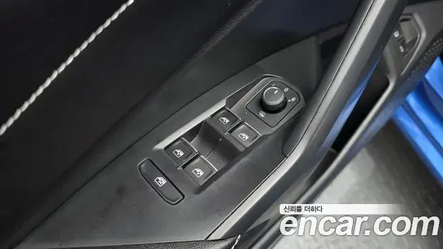 Volkswagen Jetta 2023 — Photo 7/34