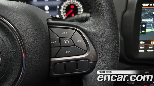 Jeep Renegade 2019 — Photo 28/32