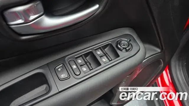 Jeep Renegade 2019 — Photo 1/32