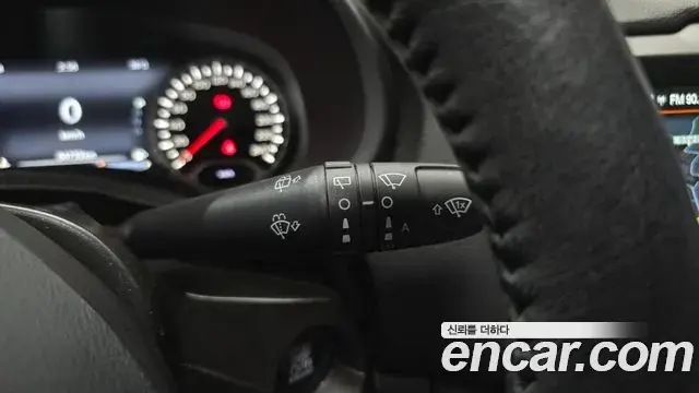 Jeep Renegade 2019 — Photo 19/32