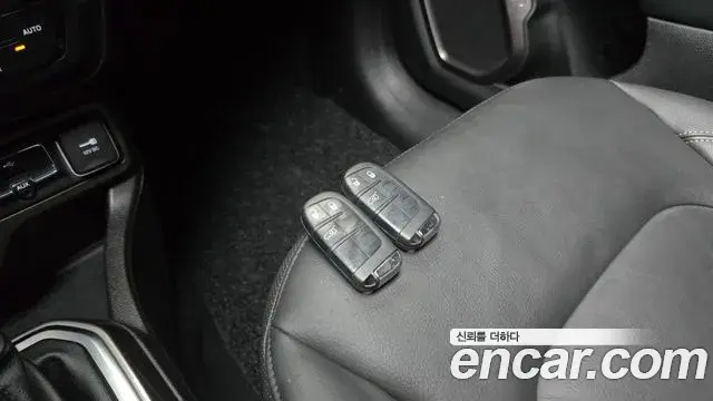 Jeep Renegade 2019 — Photo 6/32