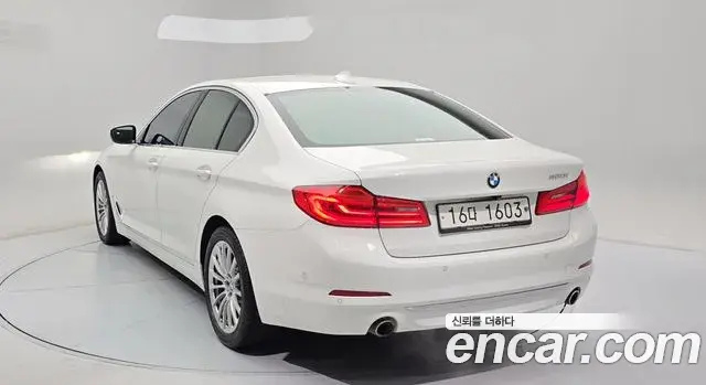 BMW 5 Series 2019 — Şəkil 20/20