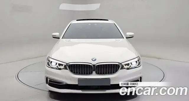 BMW 5 Series 2019 — Şəkil 12/20