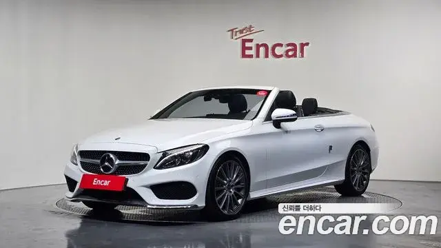 Mercedes-Benz C-Class 2018 — Şəkil 19/20