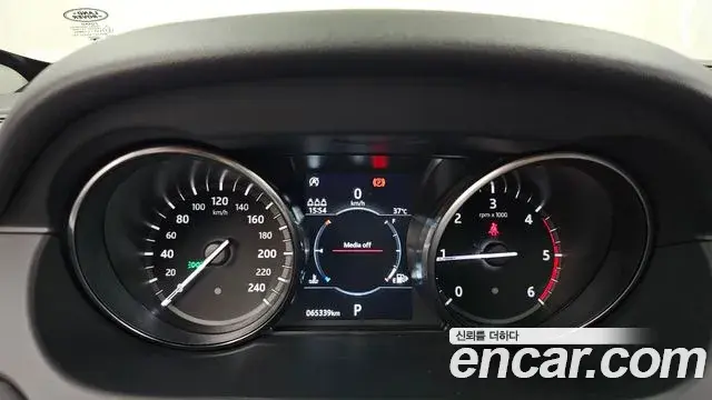 Land Rover Discovery Sport 2019 — Photo 9/32