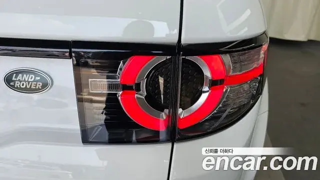 Land Rover Discovery Sport 2019 — Photo 11/32