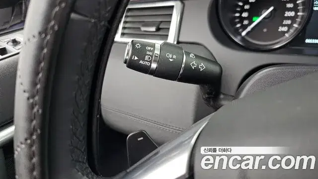 Land Rover Discovery Sport 2019 — Photo 7/32