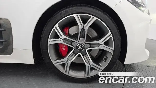 Kia Stinger 2019 — Photo 8/39