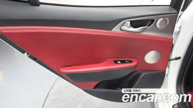 Kia Stinger 2019 — Photo 11/39