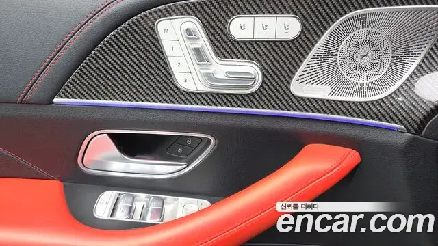 Mercedes-Benz GLE-Class 2022 — Photo 30/32