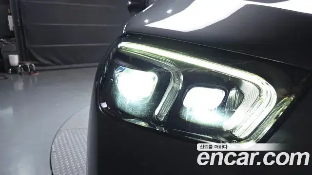 Mercedes-Benz GLE-Class 2022 — Photo 19/32
