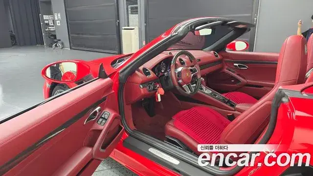 Porsche 718 Boxster 2018 — Şəkil 15/31