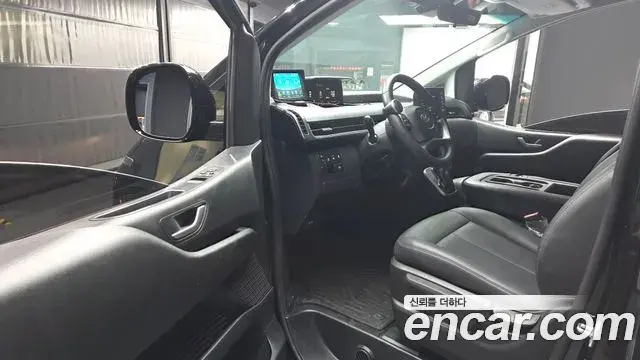 Hyundai Staria 2023 — Фото 10/20