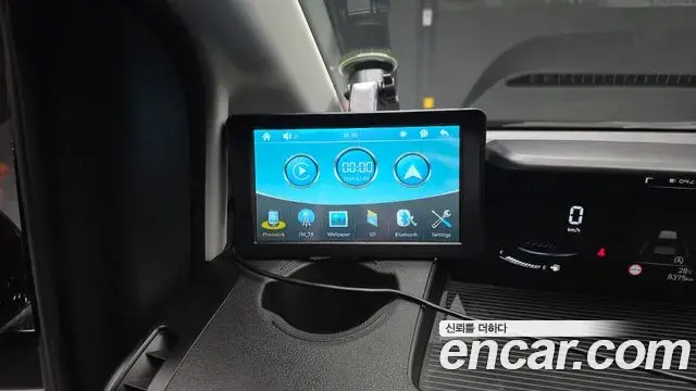 Hyundai Staria 2023 — Фото 13/20