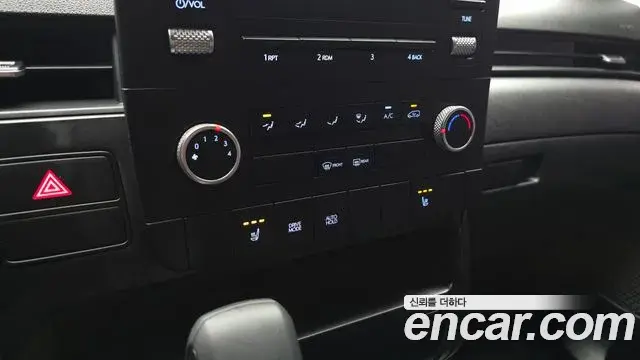 Hyundai Staria 2023 — Фото 16/20