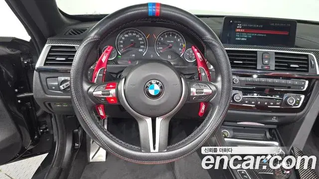 BMW M4 2018 — Фото 12/20
