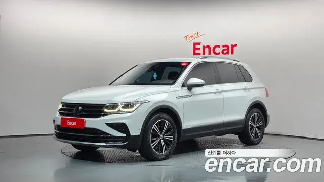 Volkswagen Tiguan 2022 — ფოტო 9/34
