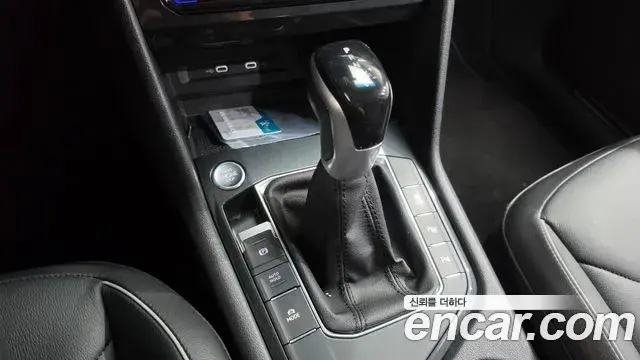 Volkswagen Tiguan 2022 — ფოტო 3/34