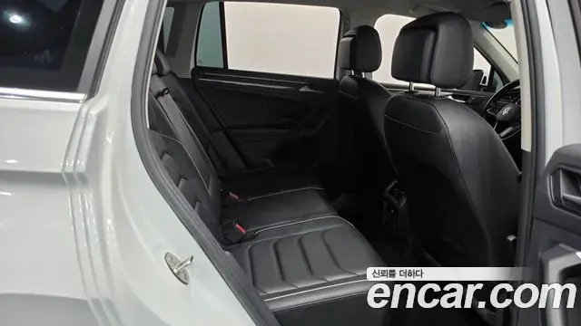 Volkswagen Tiguan 2022 — ფოტო 4/34