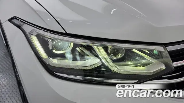 Volkswagen Tiguan 2022 — ფოტო 20/34