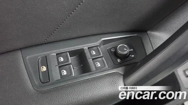 Volkswagen Tiguan 2022 — ფოტო 17/34