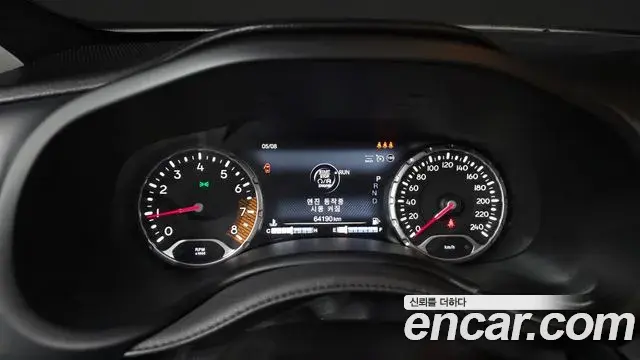 Jeep Renegade 2021 — ფოტო 22/31
