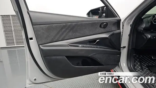 Hyundai The New Avante Hybrid 2022 — Photo 2/31
