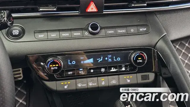 Hyundai The New Avante Hybrid 2022 — Photo 19/31