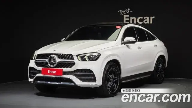 Mercedes-Benz GLE-Class 2021 — Photo 20/37