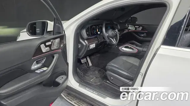 Mercedes-Benz GLE-Class 2021 — Photo 37/37