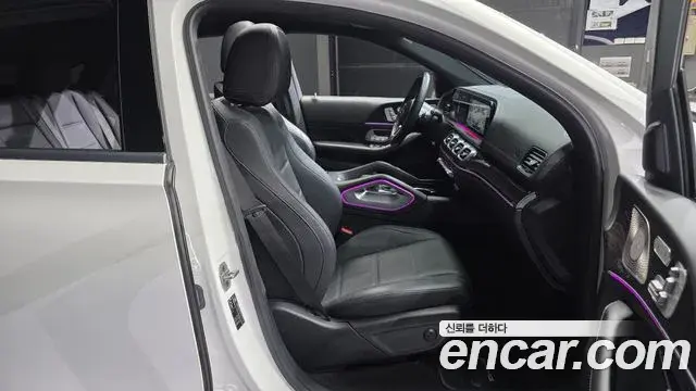 Mercedes-Benz GLE-Class 2021 — Photo 6/37